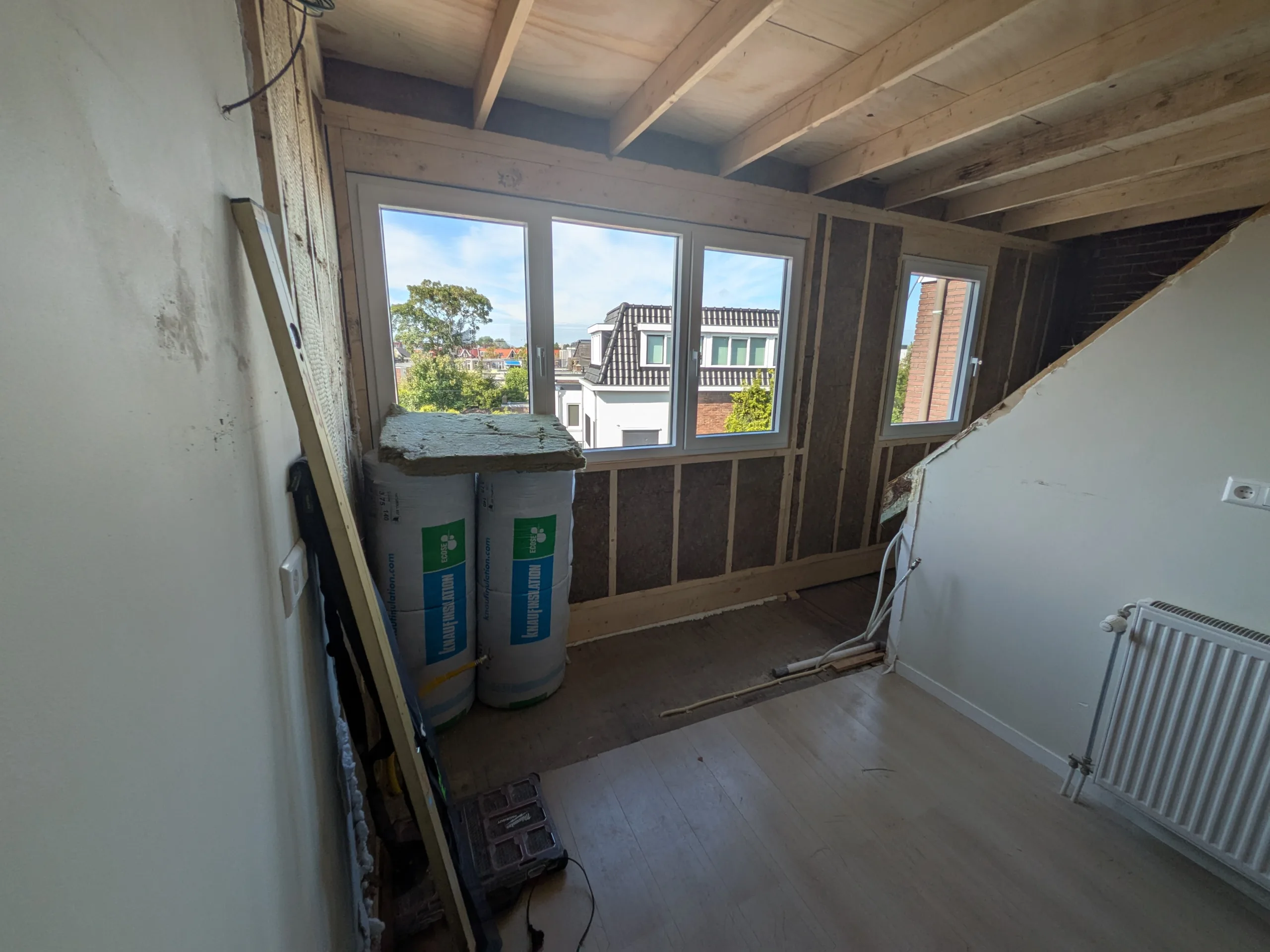 Binnenaanzicht van dakopbouw in aanbouw